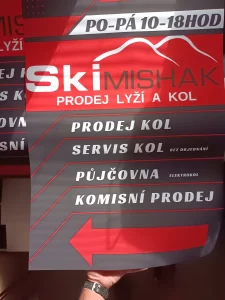 Reklamní poster pro Ski Mishak – prodej lyží a kol Brno