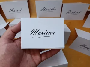 Zakázková výroba svatebních jmenovek v Brně