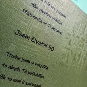 Tisk přání k narozeninám na strukturovaný papír